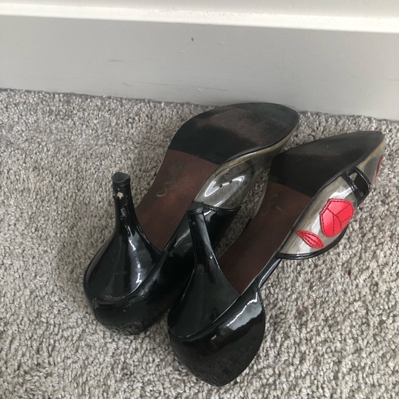 Retro Studio C Clear & Black Rose Heels - Picture 4 of 5
